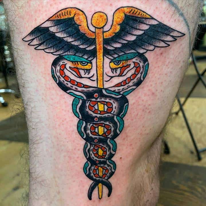 кадуцей тату цвет