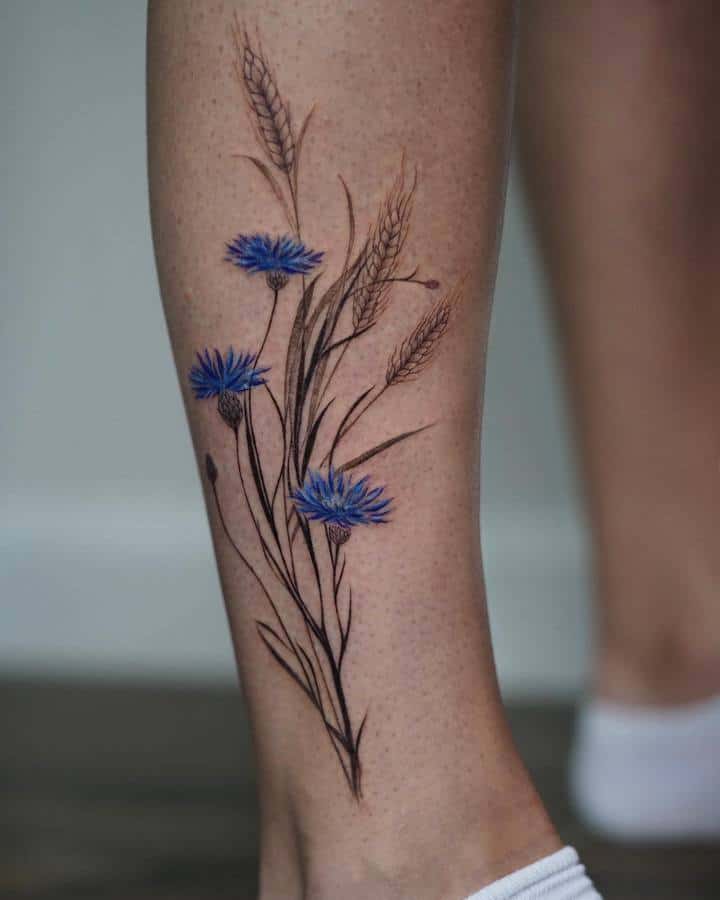 василек тату на ноге