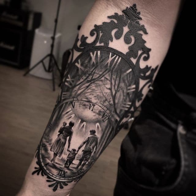 тату семья с часами