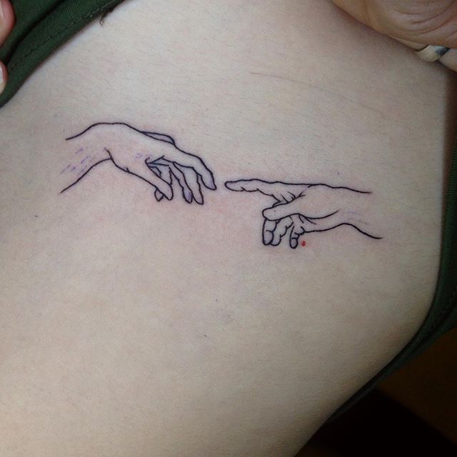 минималистичное тату руки