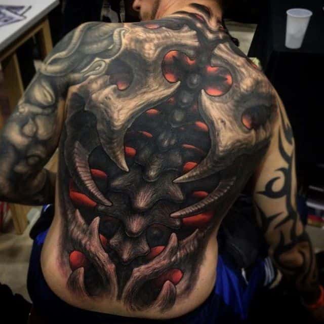 биоорганика тату на спине