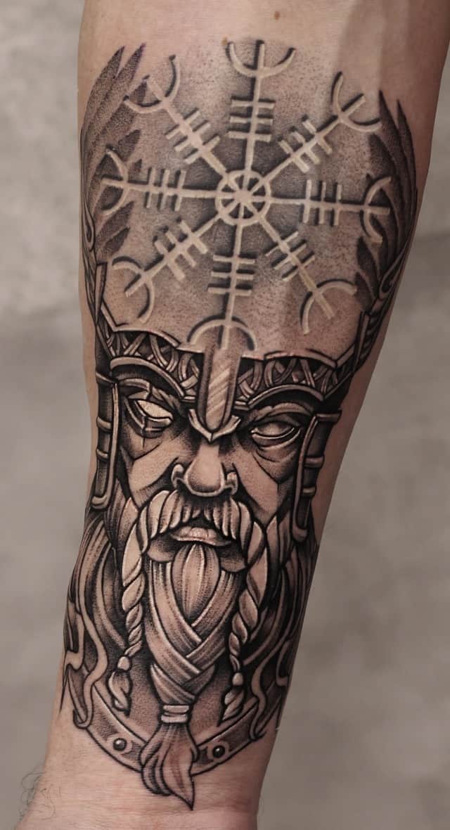 перун и руны тату