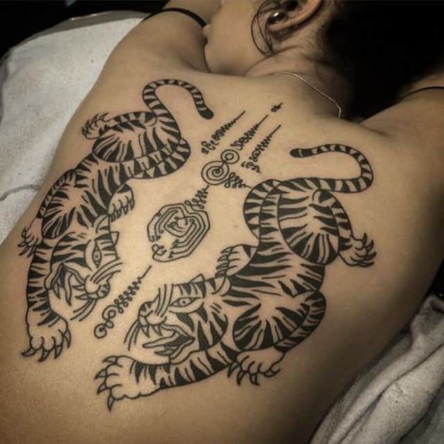 сак янт тату тигрі