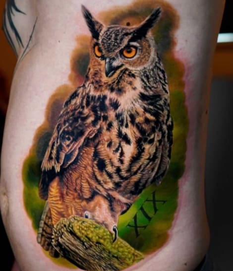 филин тату цветное