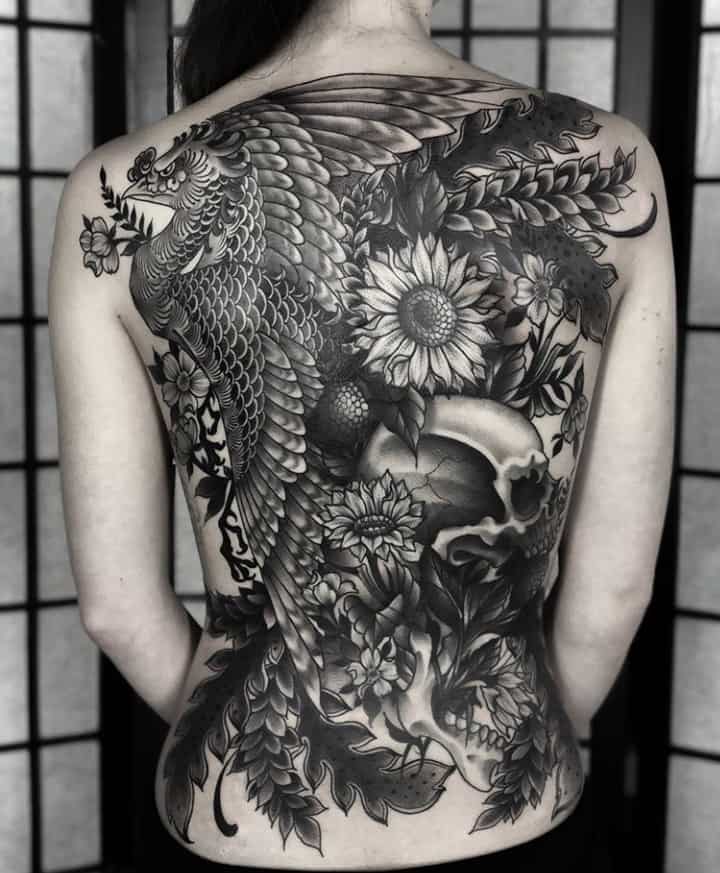 женское тату на всю спину