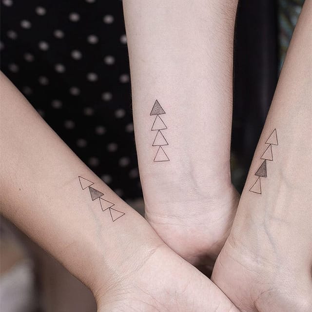 мелкое тату геометрия