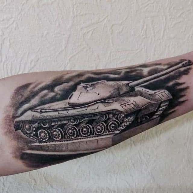 тату танк реализм