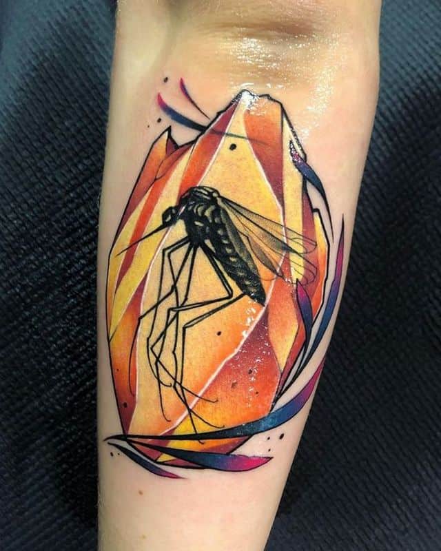 комар цветное тату
