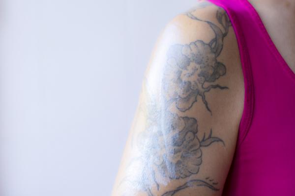перманентные тату на плече