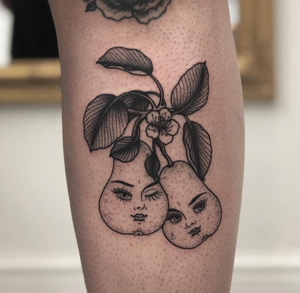 тату груша чб