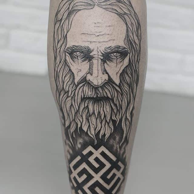 тату квадрат сварога чб