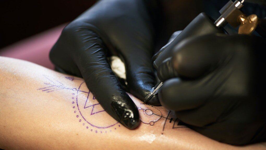 різні техніки татуювань