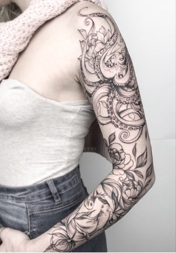 татуювання жіночі на всю руку