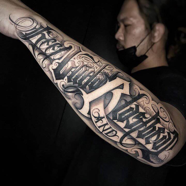 Леттерінг тату