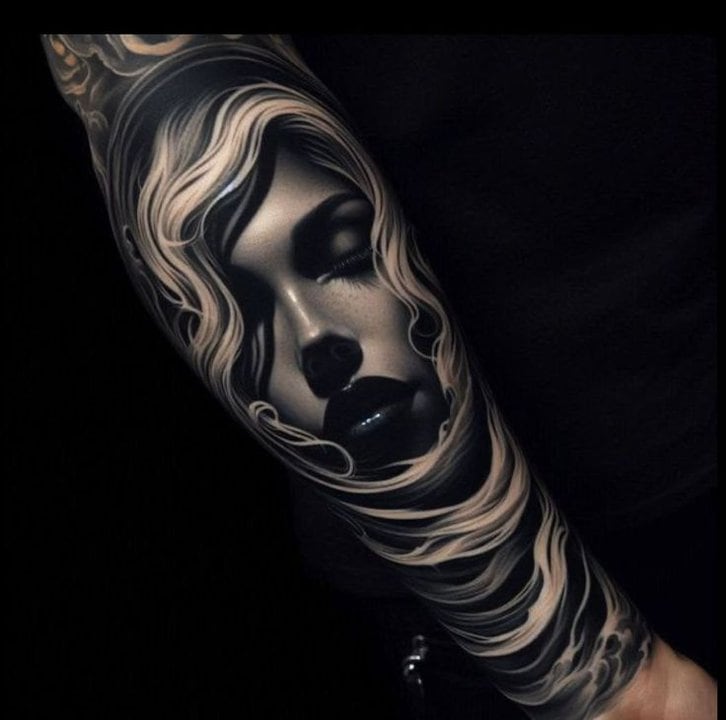 блек енд грей тату