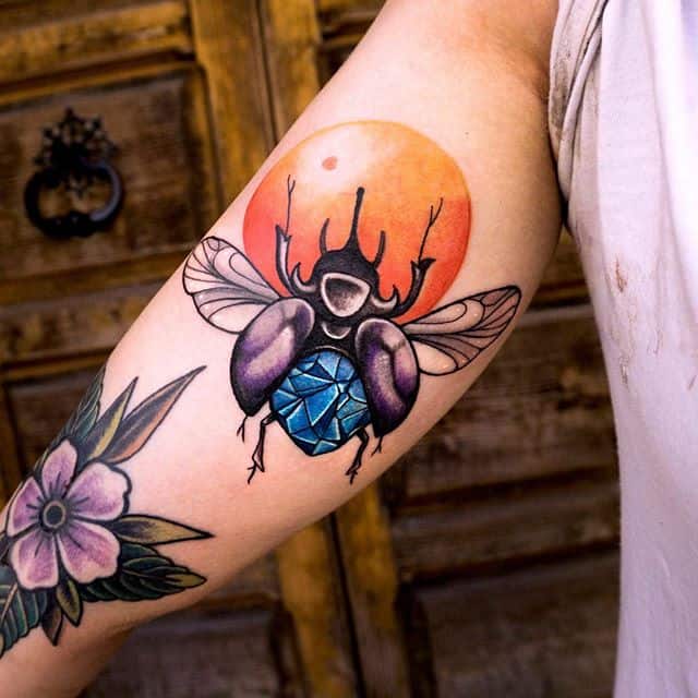 тату жук скарабей