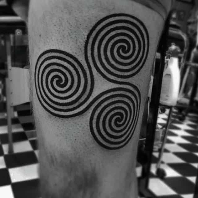 тату три спирали триксель