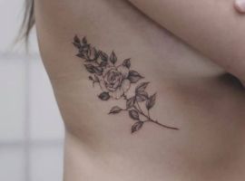 тату на ребрах