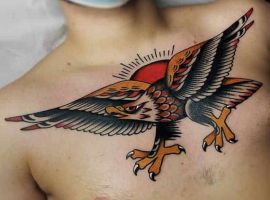тату на груди орел