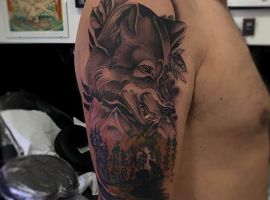 мужская тату на плече волк
