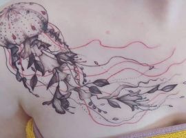 тату медуза на плече