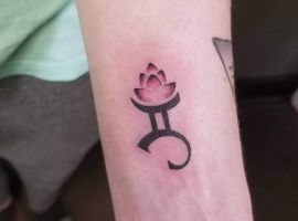 тату близнецы на руке