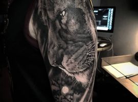 тату Лев реализм