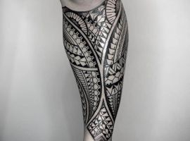 тату маори на ноге