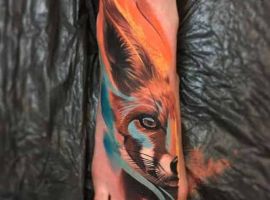 Тату на ноге