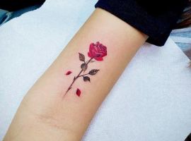 тату роза мини