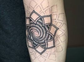 тату на локте