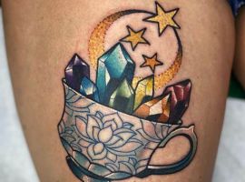 Тату кристаллы в чашке