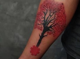 тату красное