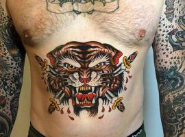 тату тигр на животе