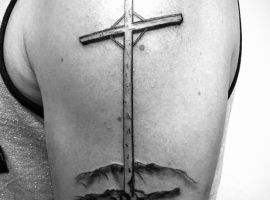 тату на бицепсе