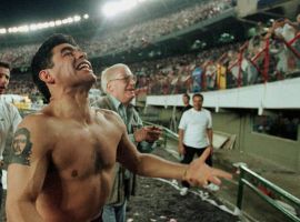 Argentine soccer star Diego Maradona celebrates before thousands of spectators after his team, Boca Juniors, beat their rival River Plate in the Argentine "classic" confrontation between the two most popular soccer teams, October 25. Maradona played half the match as Boca Juniors beat River Plate 2-1, putting them at the head of the current league championship.
SPORT SOCCER – RP1DRIDLITAC