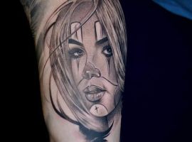 тату на бицепсе