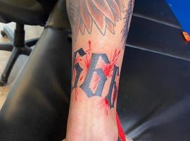 тату 666 на ноге