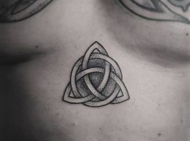 тату символ жизни трикветр