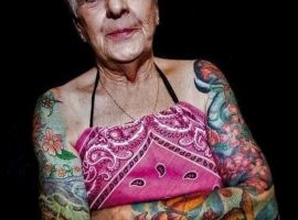 тату в старости женщина