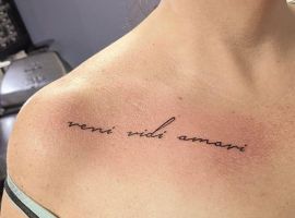 тату надпись на латыни на ключице