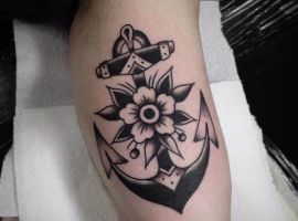 черно белое тату олд скул якорь