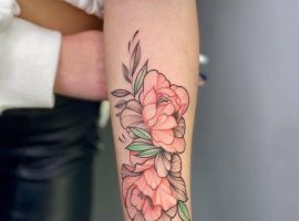 тату квіти на передпліччі