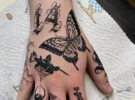 тату на кисті та пальцях