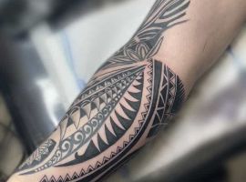 тату орнамент на руці