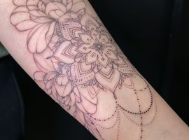 тату квіти віпшейдинг