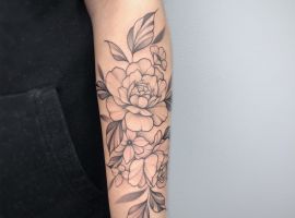 тату квіти на руці