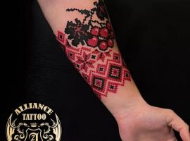 тату вишиванка на передпліччя