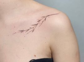 тату гілочка на ключиці