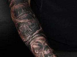 тату череп напіврукав